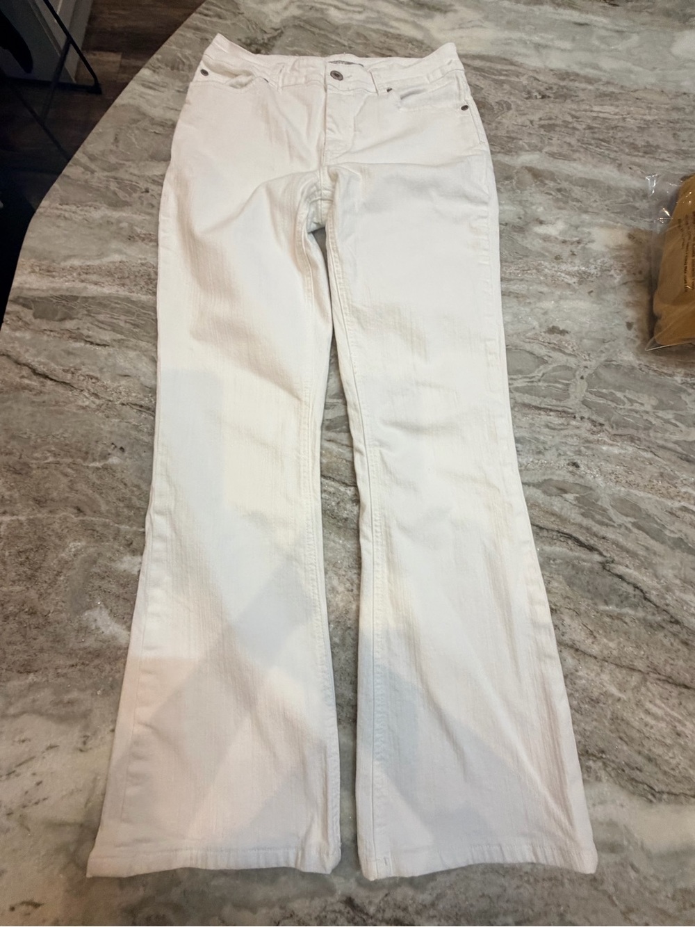 Chico’s Platinum White Bootcut Stretch Jeans Size 0 Short Petite